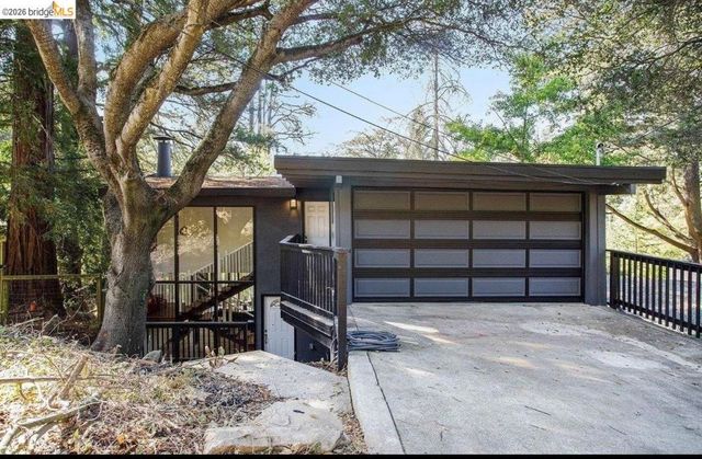 6855 Gunn DR, Oakland, CA 94611
