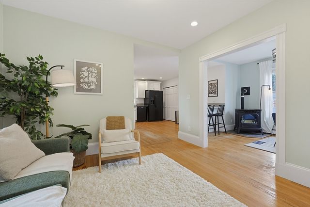 11 Eleanor St, Dedham, MA 02026