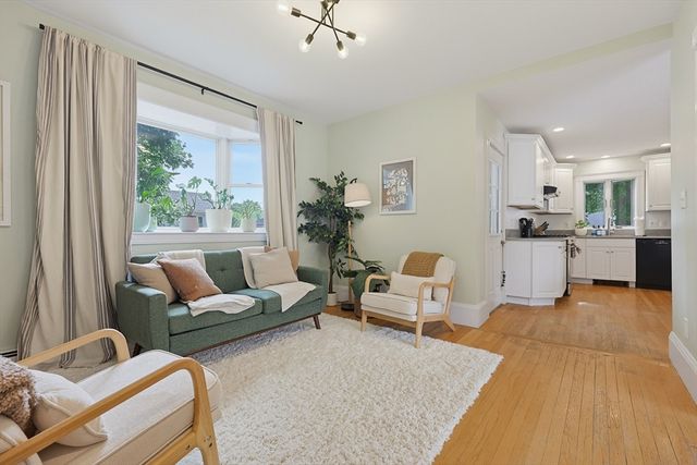 11 Eleanor St, Dedham, MA 02026