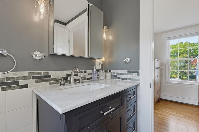 11 Eleanor St, Dedham, MA 02026