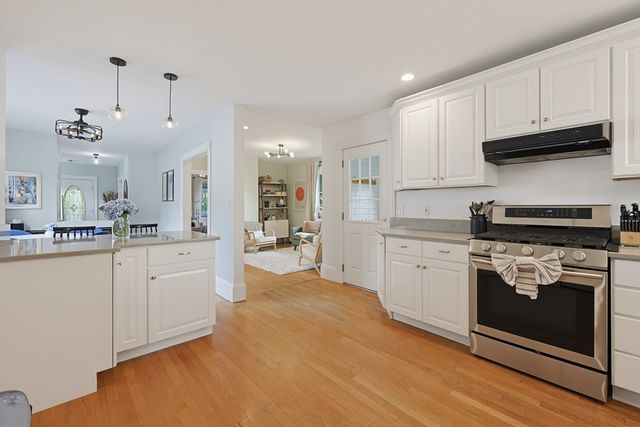 11 Eleanor St, Dedham, MA 02026