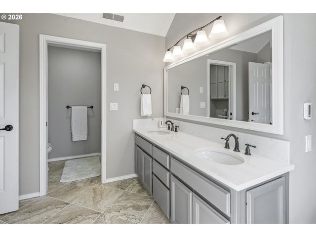 2105 CLUB HOUSE Dr, West Linn, OR 97068