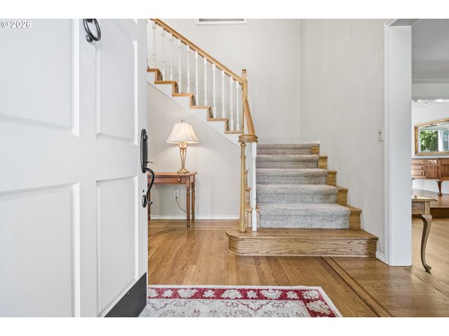 2105 CLUB HOUSE Dr, West Linn, OR 97068