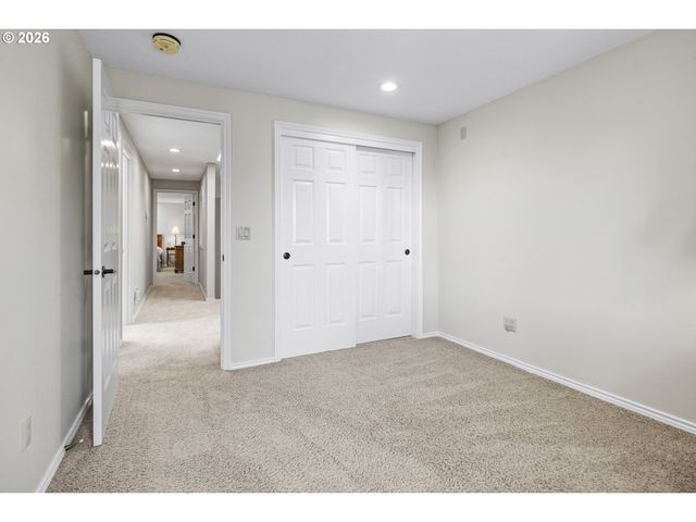 2105 CLUB HOUSE Dr, West Linn, OR 97068