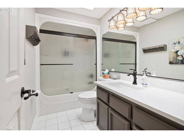 2105 CLUB HOUSE Dr, West Linn, OR 97068