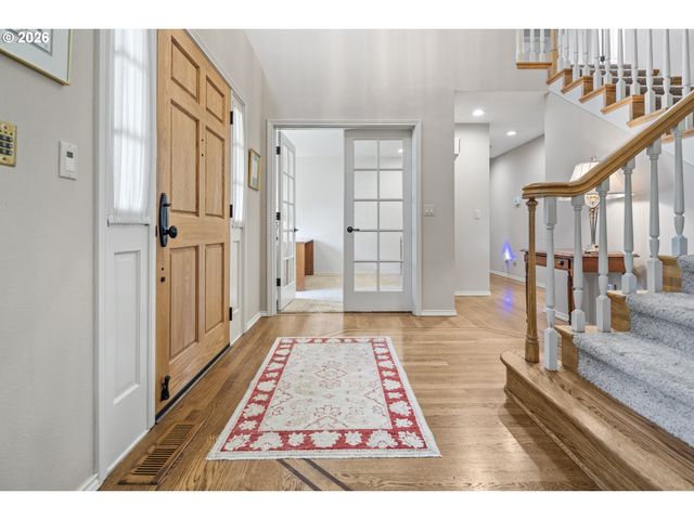 2105 CLUB HOUSE Dr, West Linn, OR 97068