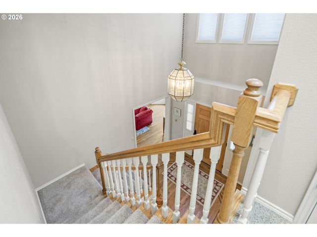2105 CLUB HOUSE Dr, West Linn, OR 97068