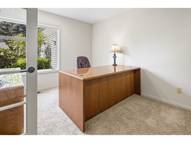 2105 CLUB HOUSE Dr, West Linn, OR 97068
