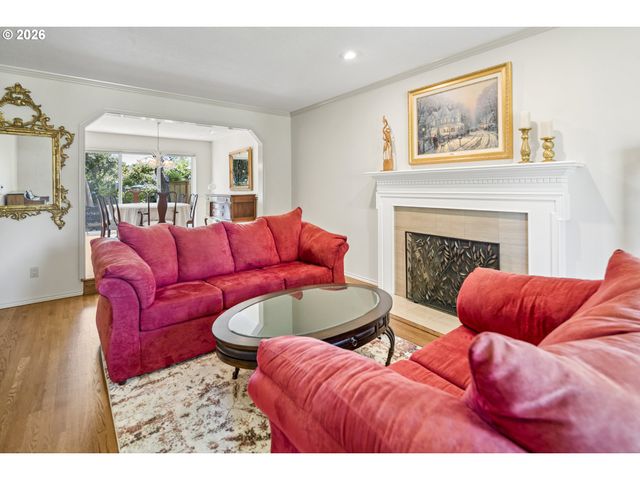 2105 CLUB HOUSE Dr, West Linn, OR 97068