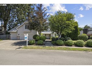 2105 CLUB HOUSE Dr, West Linn, OR 97068