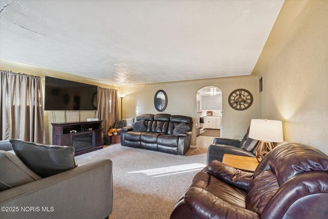 5327 Oldham Drive, Toledo, OH 43613