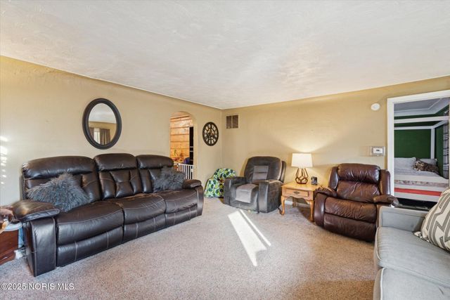 5327 Oldham Drive, Toledo, OH 43613