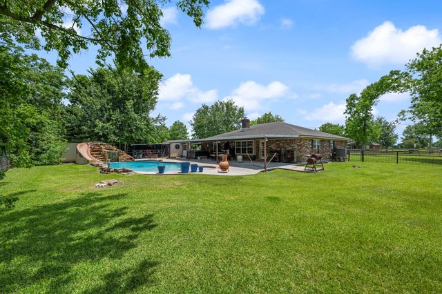 15602 Fir Road, Santa Fe, TX 77517