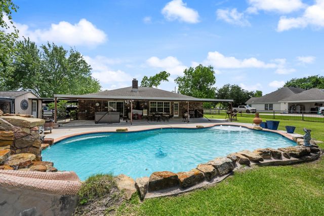 15602 Fir Road, Santa Fe, TX 77517