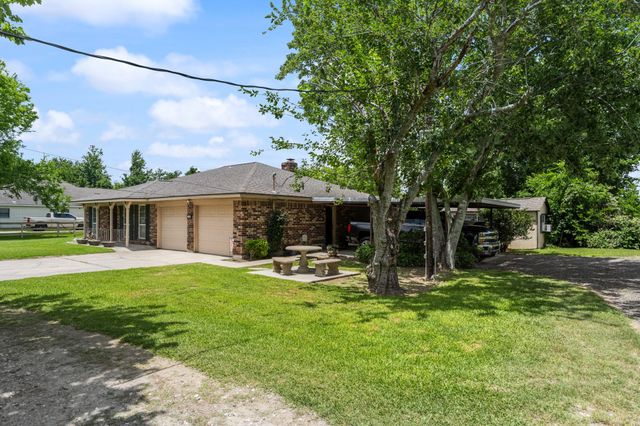 15602 Fir Road, Santa Fe, TX 77517