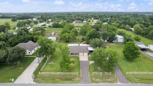 15602 Fir Road, Santa Fe, TX 77517