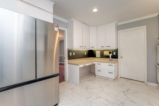 3927 Pleasant Valley Drive, Missouri City, TX 77459