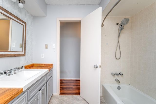 3927 Pleasant Valley Drive, Missouri City, TX 77459