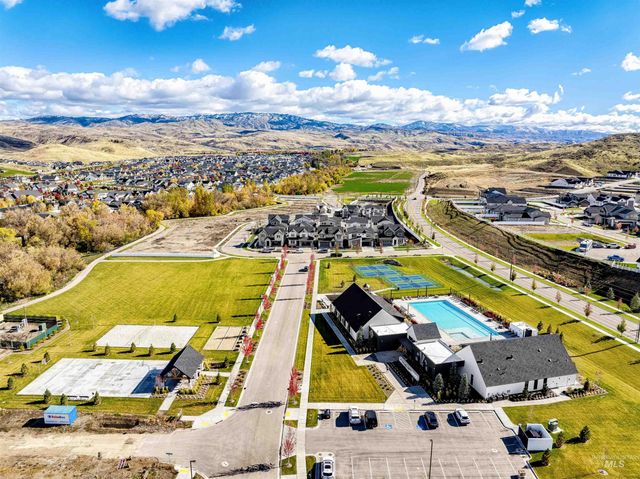 13926 N Ermine Ave, Boise, ID 83714