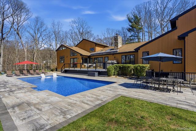 9 Watercrest Court, Head Of The Harbor, NY 11780