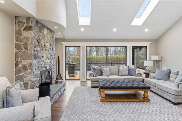9 Watercrest Court, Head Of The Harbor, NY 11780