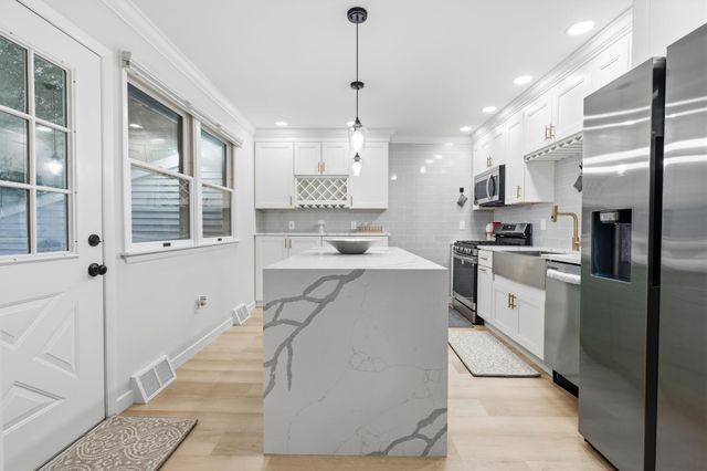 63 BAKER BLVD, Marlton, NJ 08053