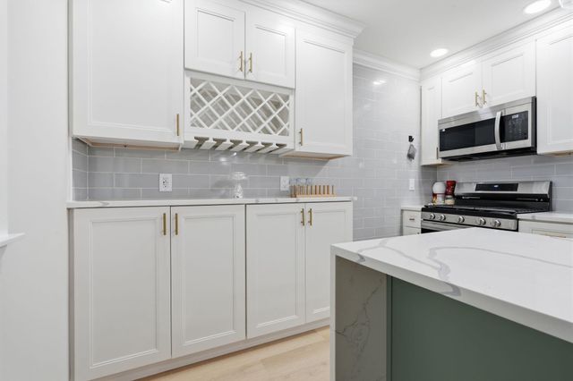 63 BAKER BLVD, Marlton, NJ 08053