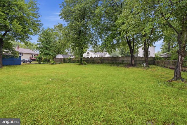 63 BAKER BLVD, Marlton, NJ 08053