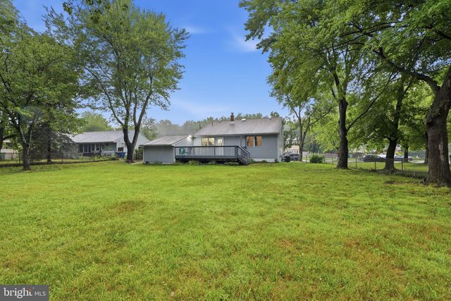 63 BAKER BLVD, Marlton, NJ 08053