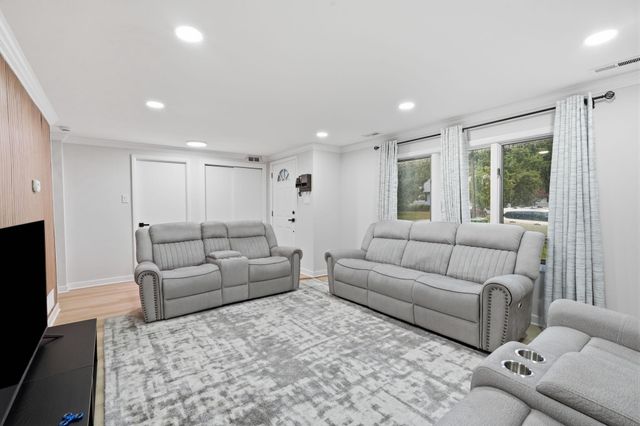 63 BAKER BLVD, Marlton, NJ 08053