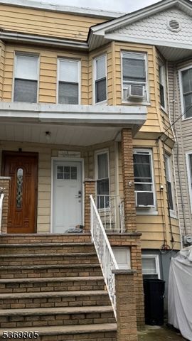 956 Dehart Pl, Elizabeth City, NJ 07202