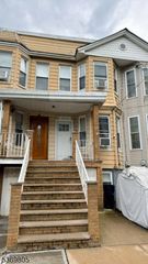 956 Dehart Pl, Elizabeth City, NJ 07202