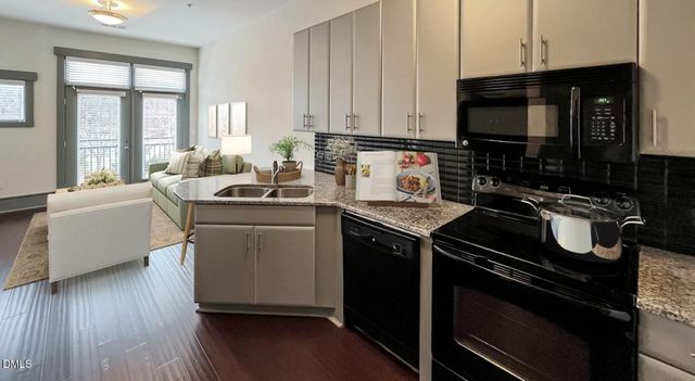 200 Perkins Drive D1, Chapel Hill, NC 27514