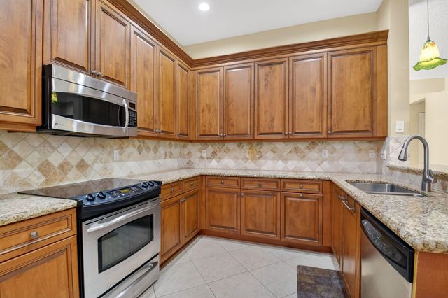 7420 Twin Falls Drive, Boynton Beach, FL 33437