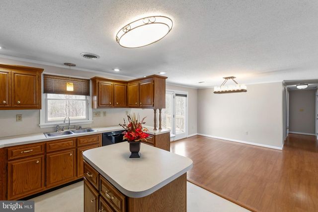 25 NELSON LN, Berkeley Springs, WV 25411