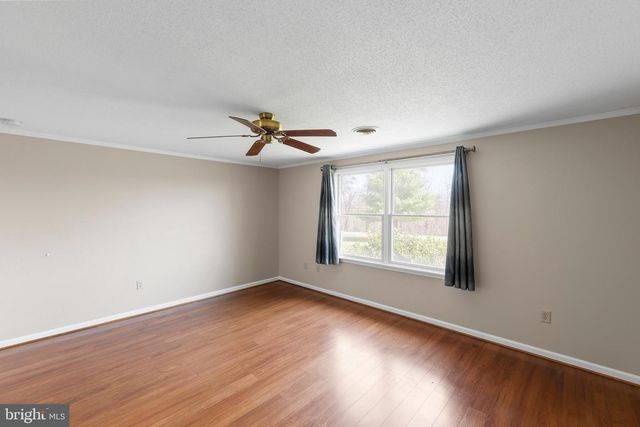 25 NELSON LN, Berkeley Springs, WV 25411