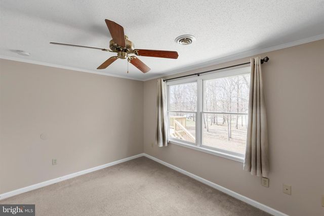 25 NELSON LN, Berkeley Springs, WV 25411