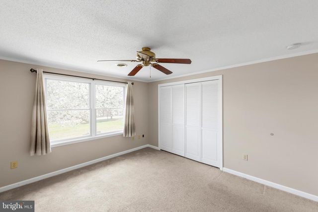 25 NELSON LN, Berkeley Springs, WV 25411