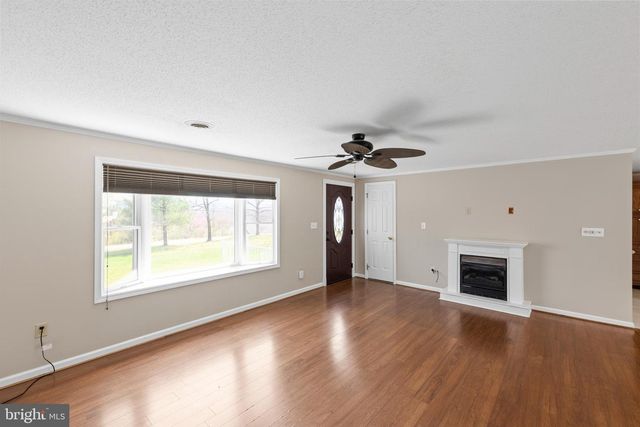 25 NELSON LN, Berkeley Springs, WV 25411