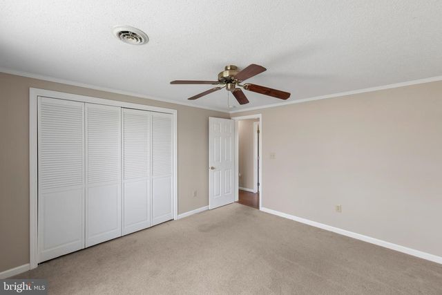 25 NELSON LN, Berkeley Springs, WV 25411
