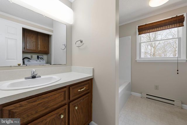 25 NELSON LN, Berkeley Springs, WV 25411