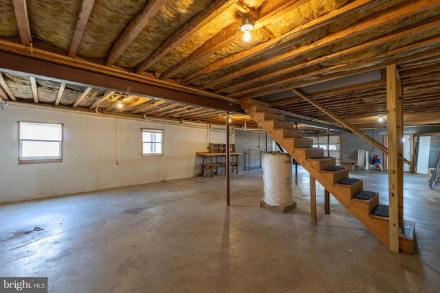 25 NELSON LN, Berkeley Springs, WV 25411