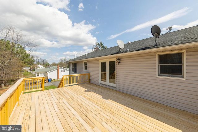 25 NELSON LN, Berkeley Springs, WV 25411
