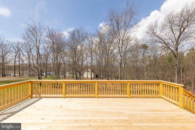 25 NELSON LN, Berkeley Springs, WV 25411