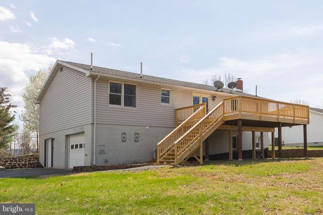25 NELSON LN, Berkeley Springs, WV 25411