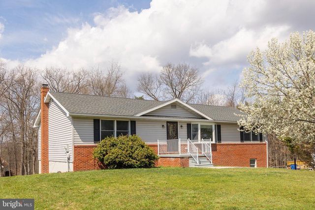 25 NELSON LN, Berkeley Springs, WV 25411