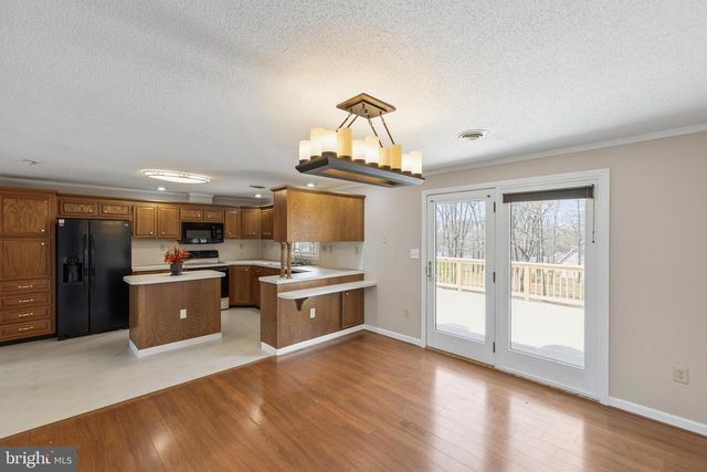 25 NELSON LN, Berkeley Springs, WV 25411