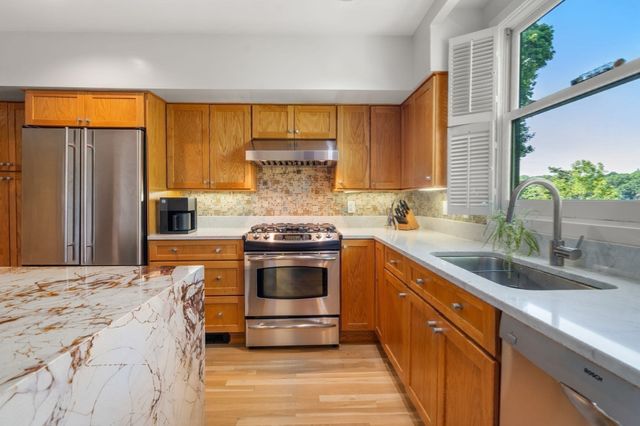 563 Boylston Street 563, Brookline, MA 02445