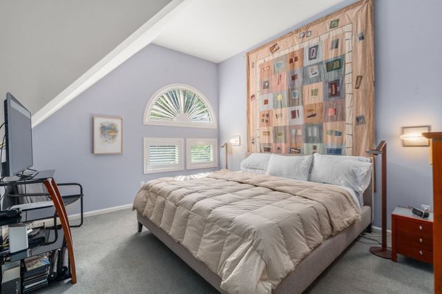 563 Boylston Street 563, Brookline, MA 02445