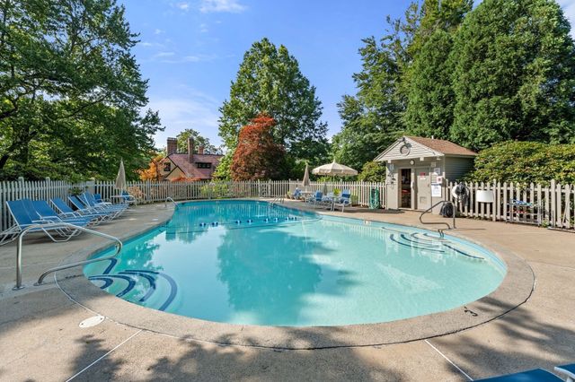 563 Boylston Street 563, Brookline, MA 02445